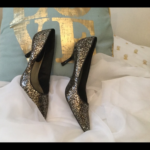 Women - Picture 2 of 2